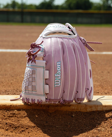 WILSON 2027 A1000® P12 12” FASTPITCH SOFTBALL PITCHER'S GLOVE