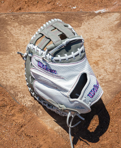 WILSON 2027 A1000® FPCM33 33” CATCHER'S FASTPITCH SOFTBALL CATCHER'S MITT