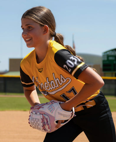 WILSON 2027 A1000® P12 12” FASTPITCH SOFTBALL PITCHER'S GLOVE