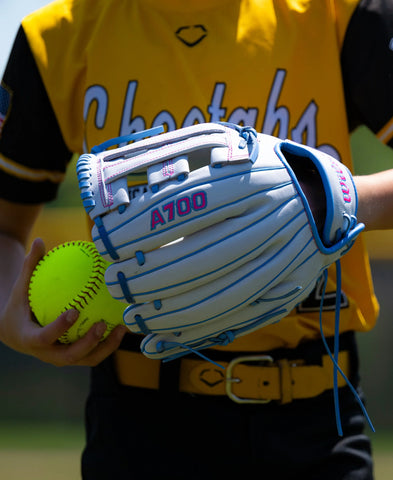 WILSON 2027 A700® 12” FASTPITCH SOFTBALL INFIELD GLOVE