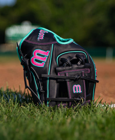 WILSON 2027 A700® 11.25” INFIELD BASEBALL GLOVE