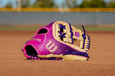 2027 WILSON A2000® 1720SS 11.5” LEADOFF COLLECTION INFIELD BASEBALL GLOVE