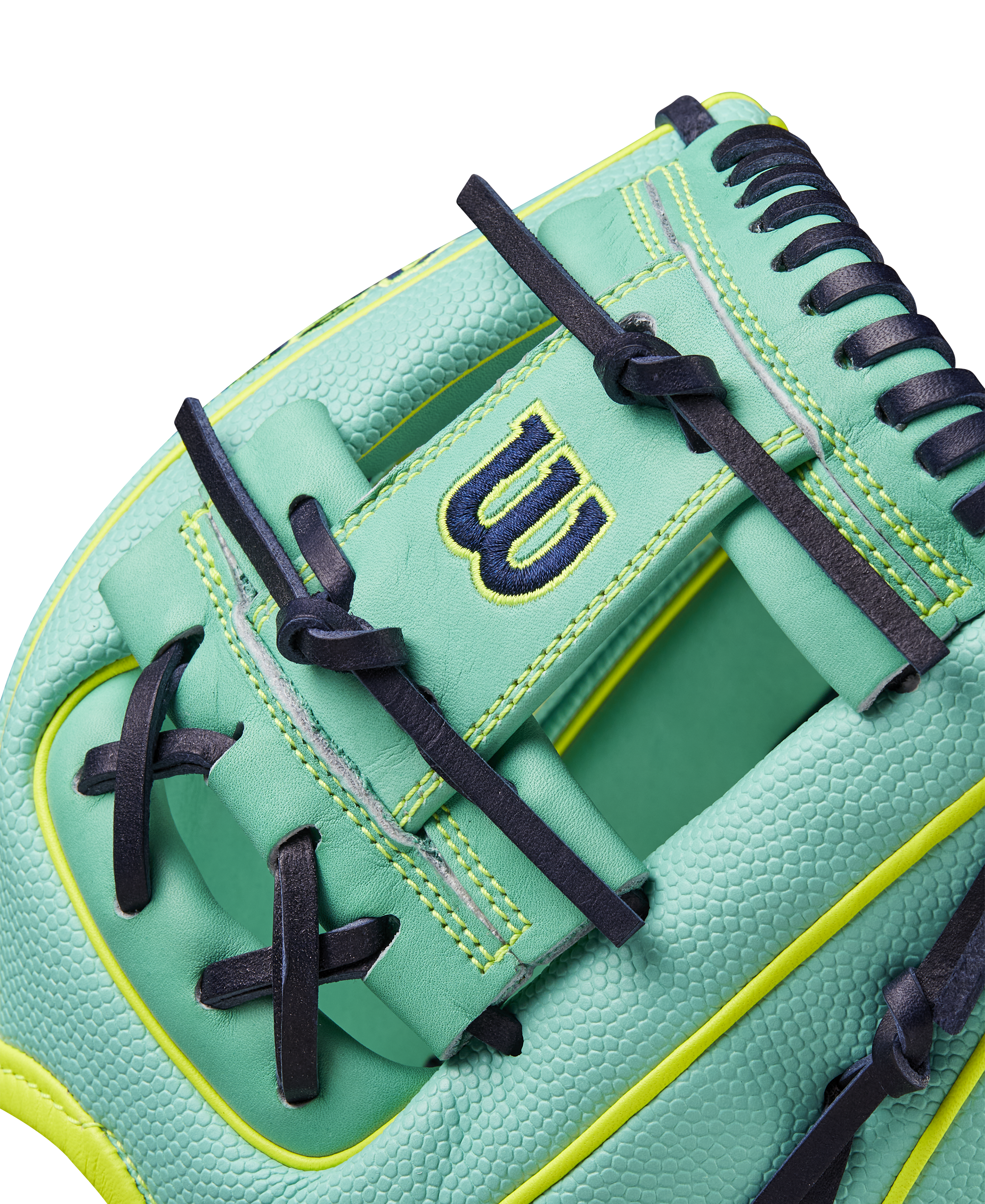 WILSON FALL 2024 A2000® DP15SS 11.5” INFIELD BASEBALL GLOVE