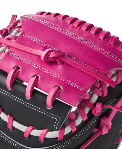 WILSON FALL 2024 A2K® M23 33.5” BASEBALL CATCHER'S MITT