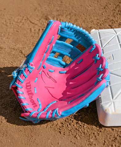 WILSON FALL 2025 ELLY DE LA CRUZ A2000® EDLC44 GM 12” INFIELD BASEBALL GLOVE