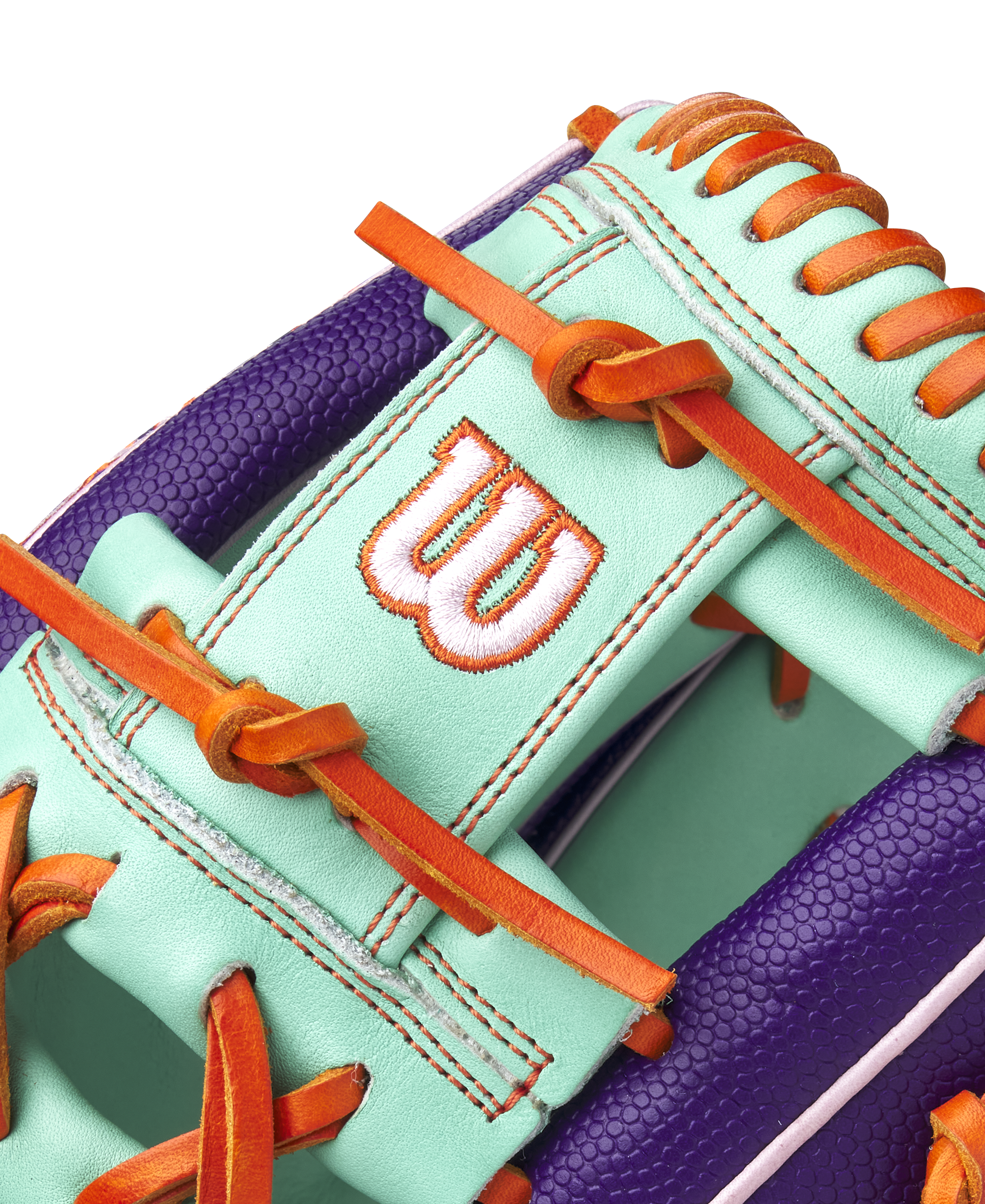 WILSON A2000 1975 GLOVE OF THE MONTH APRIL 2025
