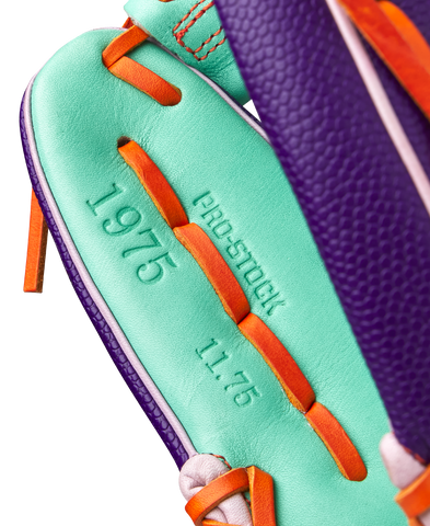 WILSON A2000 1975 GLOVE OF THE MONTH APRIL 2025