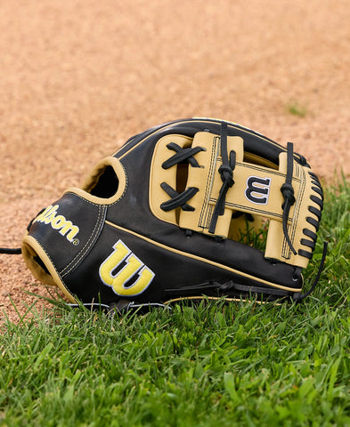 WILSON 2026 A2000® CLASSIC SERIES 1786 11.5” INFIELD BASEBALL GLOVE