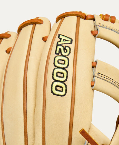 WILSON 2026 A2000® CLASSIC SERIES EL3 11.75” INFIELD GLOVE