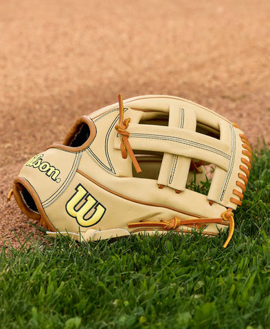 WILSON 2026 A2000® CLASSIC SERIES EL3 11.75” INFIELD GLOVE