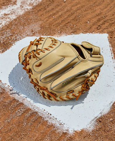 WILSON 2026 A2000® CLASSIC SERIES PF33 33” BASEBALL CATCHER'S MITT