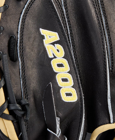 WILSON 2026 A2000® CLASSIC SERIES 1734 34” CATCHER'S MITT