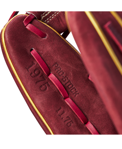 WILSON 2022 A2000 11.75" A2000® 1975 - GLOVE OF THE MONTH NOVEMBER 2022